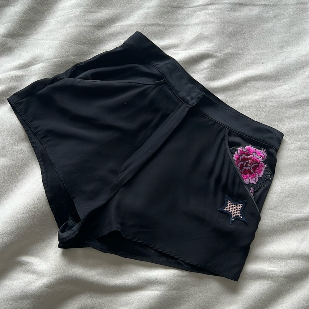 Fleur du Mal 100% silk tap shorts, size Medium